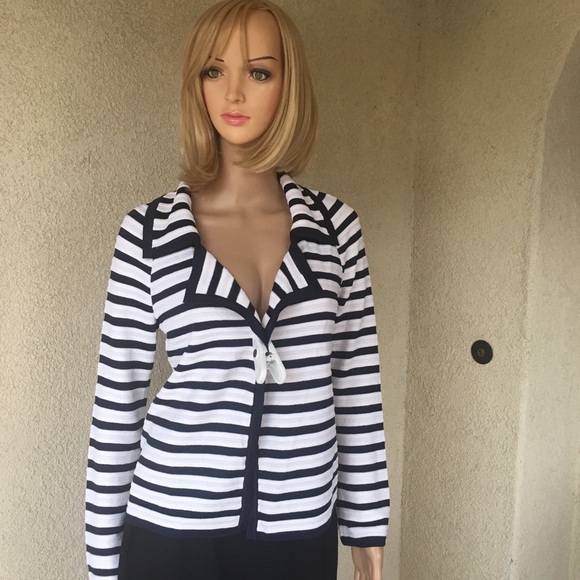 St. John cardigan stripped sweater jacket size P - Picture 5 of 8